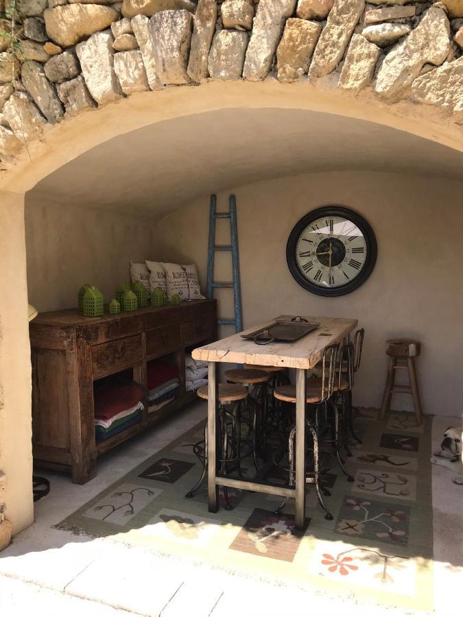Les Gôuts et les Couleurs Aparthotel Cucuron Exterior foto