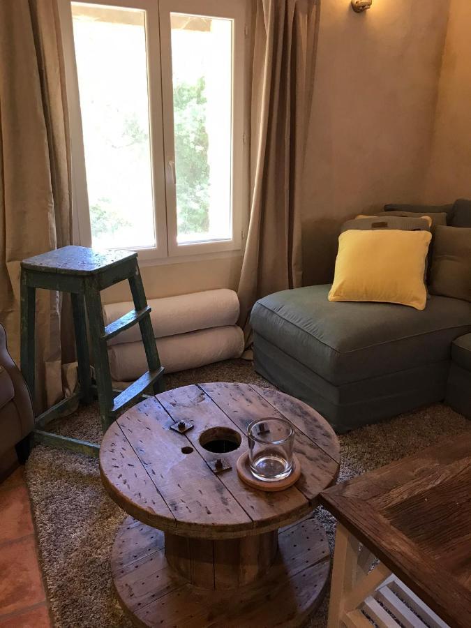 Les Gôuts et les Couleurs Aparthotel Cucuron Exterior foto
